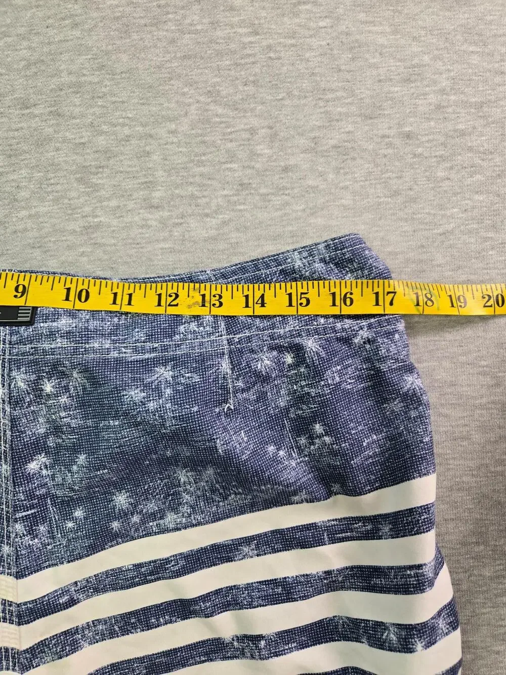 O'Neill Shorts Mens 33 Red White Blue Striped Board Swim Trunks Drawstring